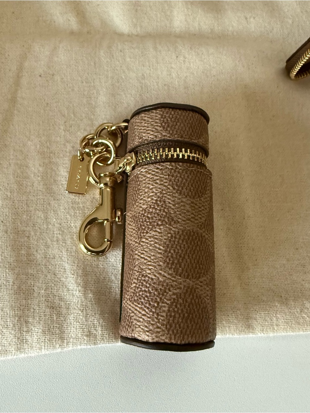 Coach Tan Signature Rowan w/matching accessories. - Picture 4 of 16
